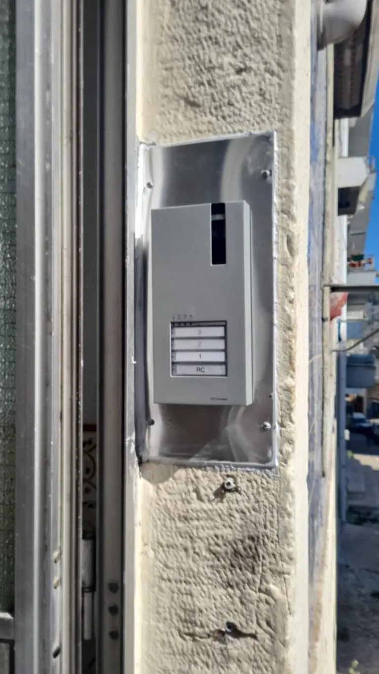 Instalação de videoporteiro Comelit em Santa Engrácia, Lisboa