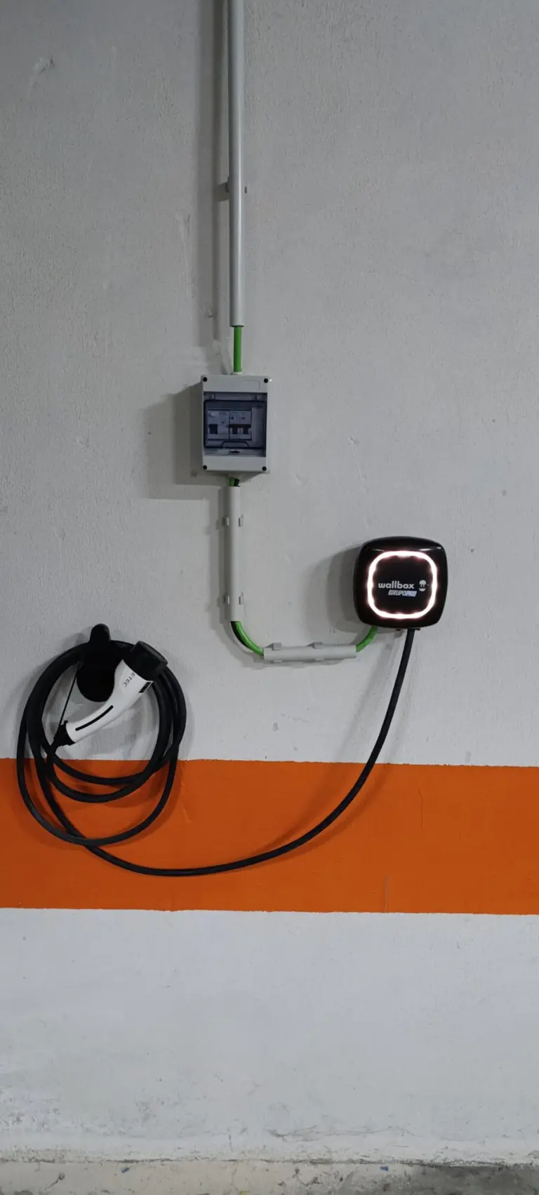 Instalação de Wallbox Pulsar Plus com controlo de cargas em Lisboa