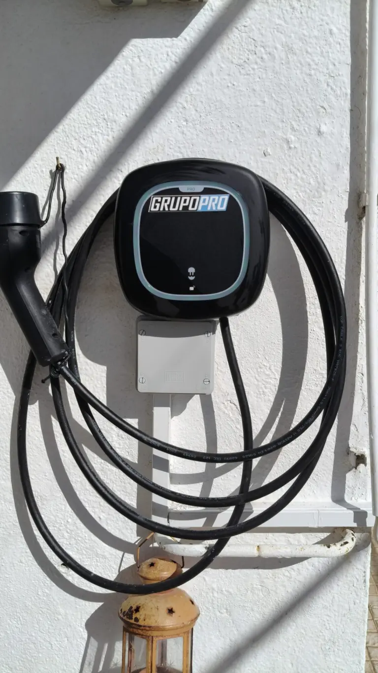 Instalação de Wallbox Pulsar Pro em moradia em Mem Martins