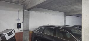 Instalação de posto de carregamento com controlo de cargas