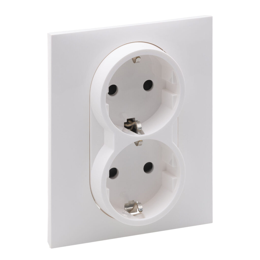Tomada dupla Schuko Legrand New Suno – 2 x 2P+T, 16 A, branca, alumínio ou preta