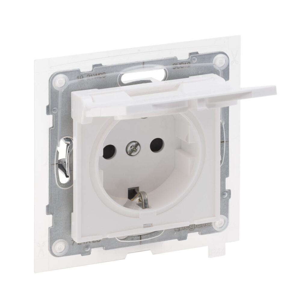 Tomada Schuko estanque Legrand New Suno – IP44, com tampa, 16 A, branca, alumínio ou preta