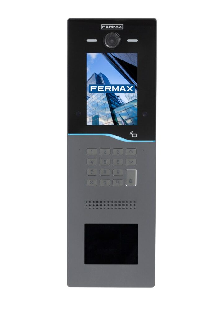 Unidade exterior de videoporteiro Fermax Cora CONNECT 7710 – ecrã 5″, teclado, proximidade, 4G, S8